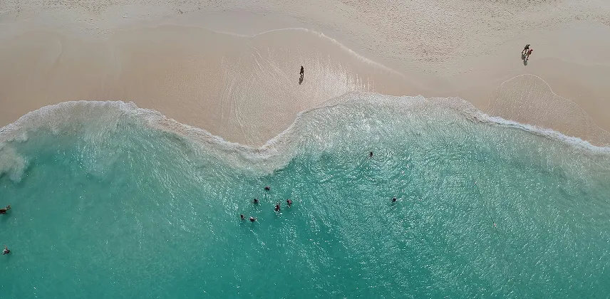 Luxury Beach Escapes 2026: Where to Go This Summer (And How to Fly There in Style)