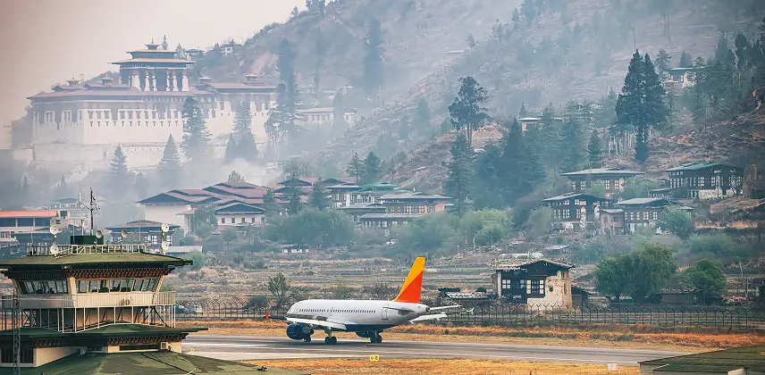 The Most Beautiful Airport Approaches in the World