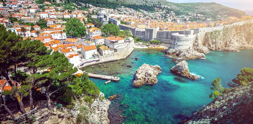 Set-Jetting in Style: Traveling to Famous Film Locations in Business Class